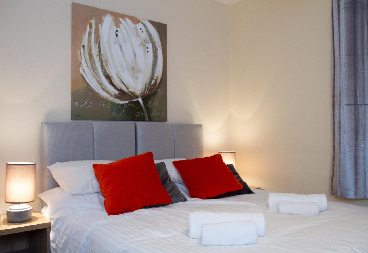 Appartement Carvetii - Fox House - 1St Floor Flat Sleeps Up To 8 à Dunfermline Extérieur photo
